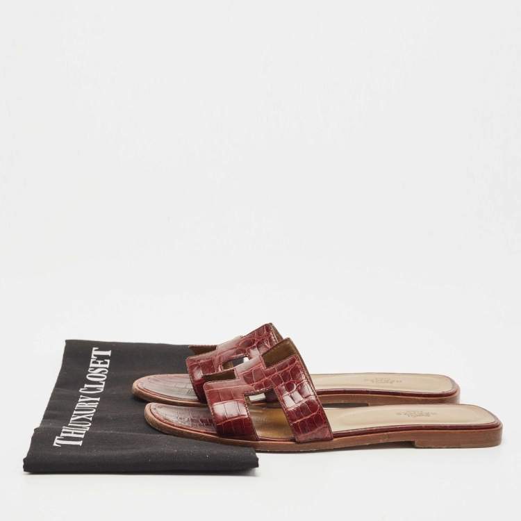 Pre Owned Hermes Burgundy Crocodile Leather Oran Flat Slides Size 38
