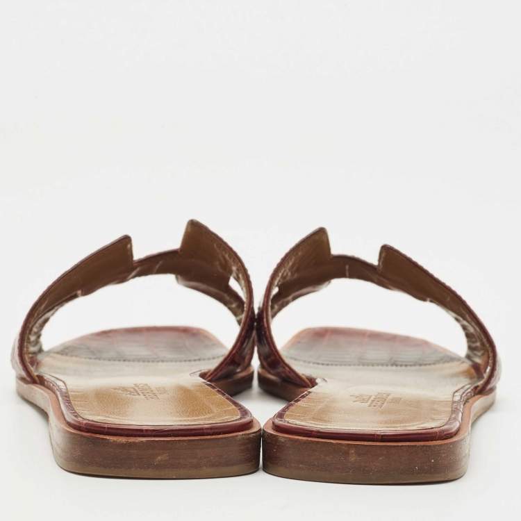 Pre Owned Hermes Burgundy Crocodile Leather Oran Flat Slides Size 38