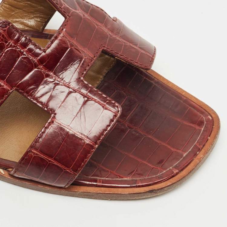 Pre Owned Hermes Burgundy Crocodile Leather Oran Flat Slides Size 38