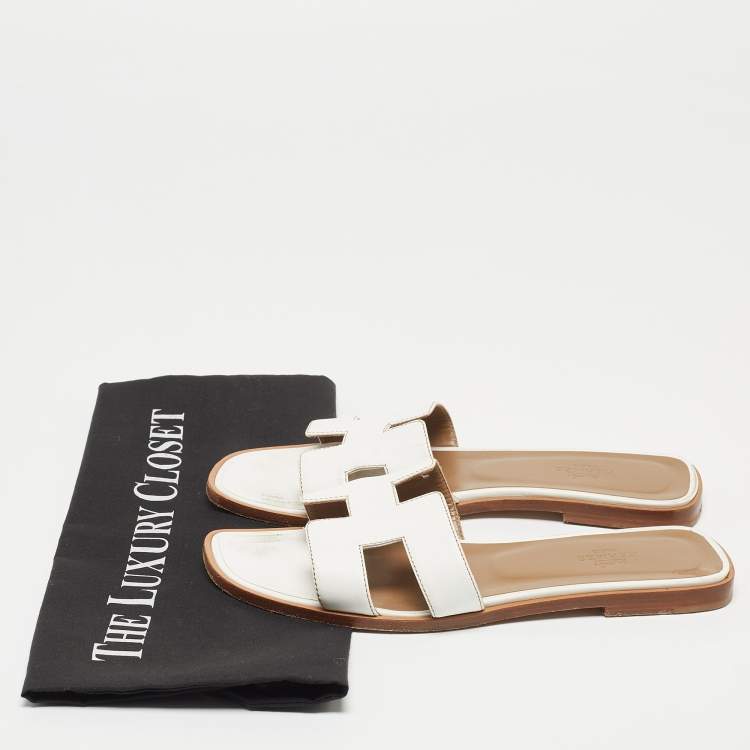 Pre Owned Hermes White Leather Oran Flat Slides Size 38
