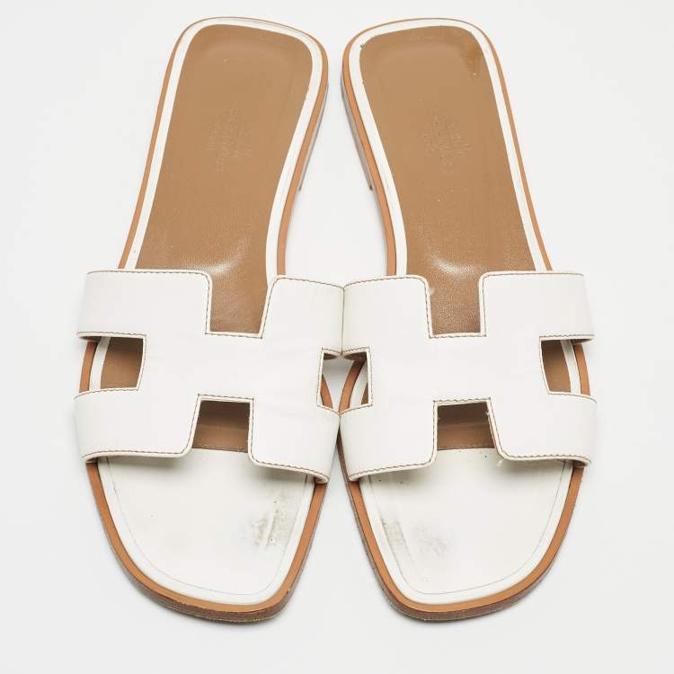 Pre Owned Hermes White Leather Oran Flat Slides Size 38