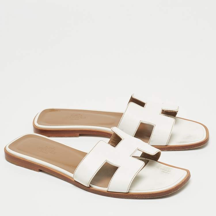 Pre Owned Hermes White Leather Oran Flat Slides Size 38
