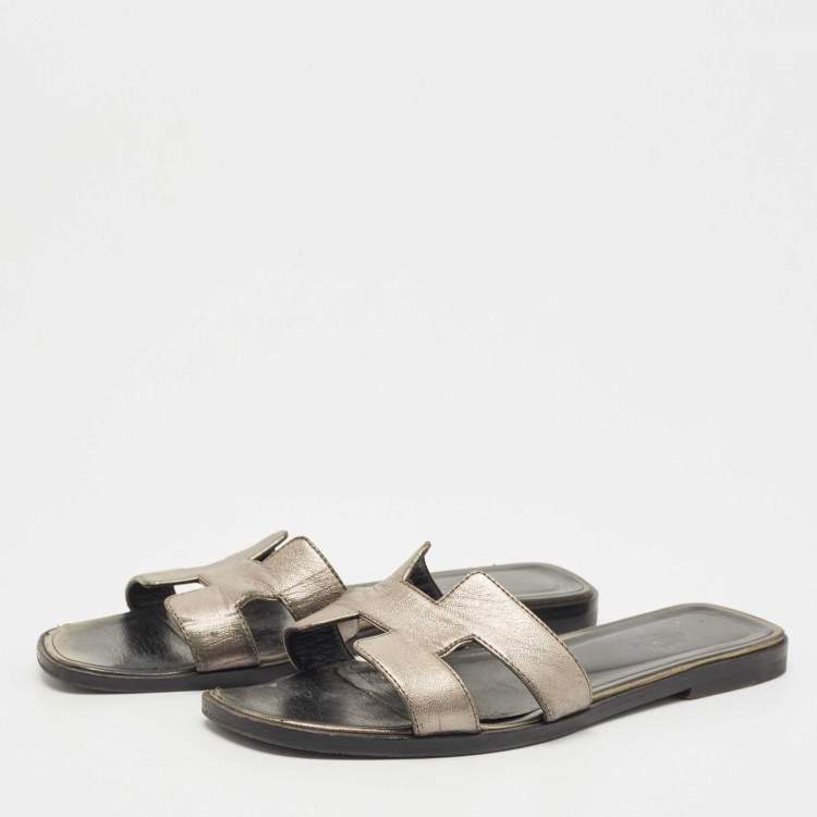 Pre Owned Hermes Metallic Leather Oran Flat Slides Size 38.5 