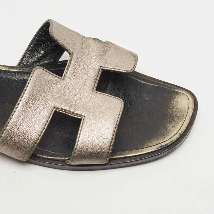 Pre Owned Hermes Metallic Leather Oran Flat Slides Size 38.5 