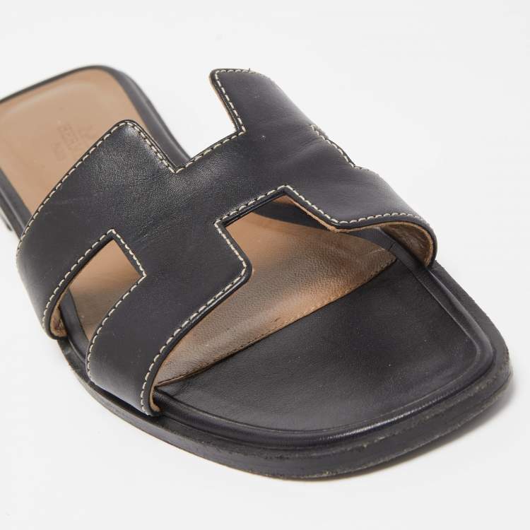 Pre Owned Hermes Black Leather Oran  Flat Slides Size 38
