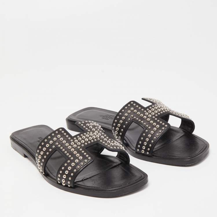 Pre Owned Hermes Black Studded Leather Oran Flat Slides Size 36