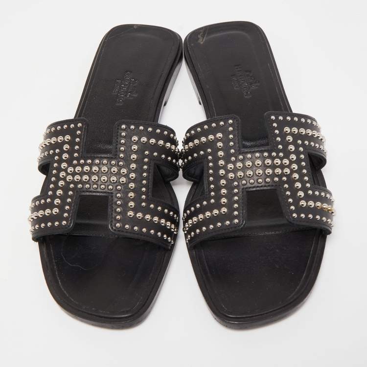 Pre Owned Hermes Black Studded Leather Oran Flat Slides Size 36