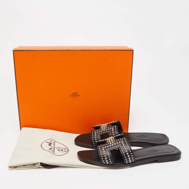 Pre Owned Hermes Black Studded Leather Oran Flat Slides Size 36