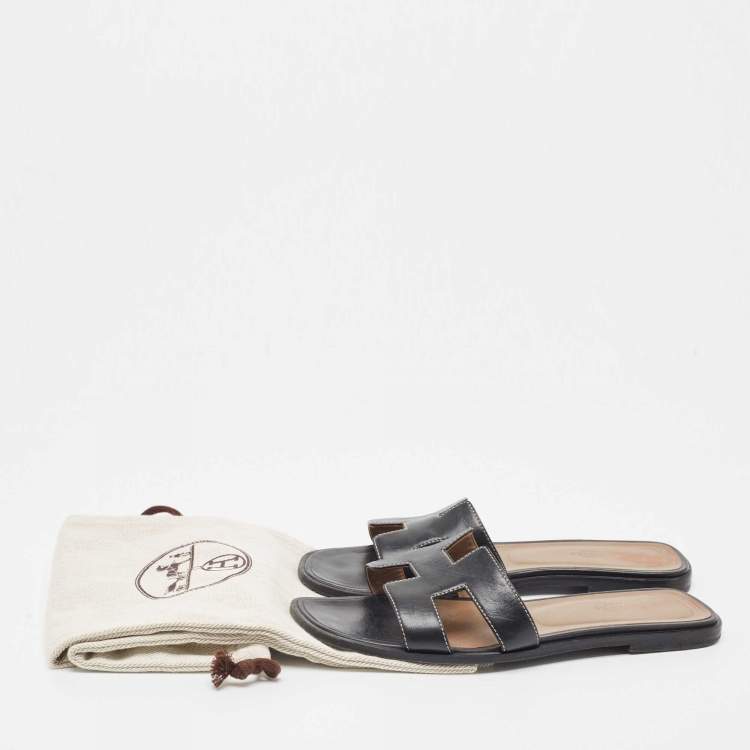 Pre Owned Hermes Black Leather Oran Flat Slides Size 38.5