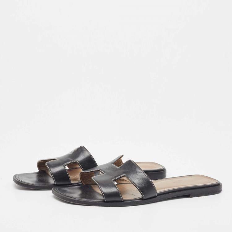 Pre Owned Hermes Black Leather Oran Flat Slides Size 38.5