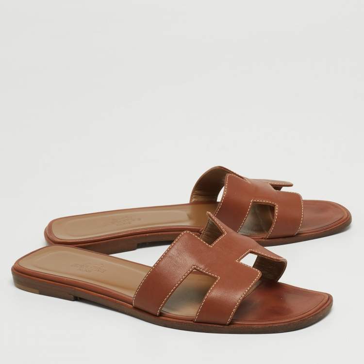 Pre Owned Hermès Brown Leather Oran Flat Slides Size 37