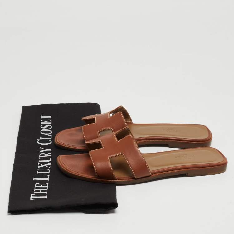 Pre Owned Hermès Brown Leather Oran Flat Slides Size 37