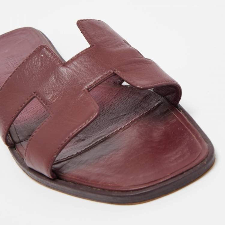 Pre Owned Hermes Burgundy Leather Oran Flat Slides Size 39