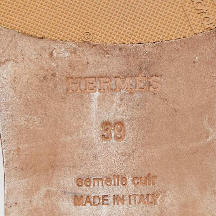 مملوكة مسبقًا Hermes Orange Leather Omaha Flat Slides Size 39