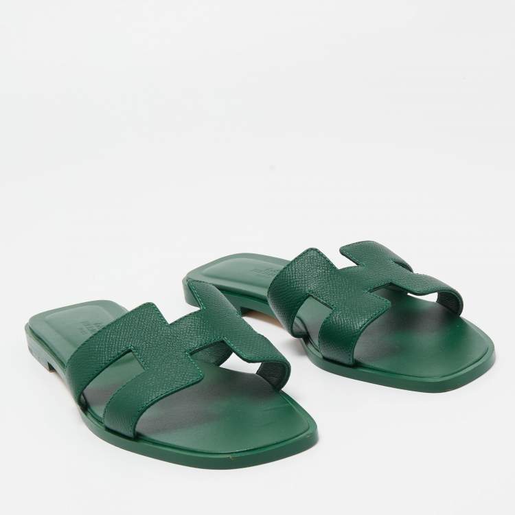 Pre Owned Hermes Green Leather Oran Sandals Size 36.5