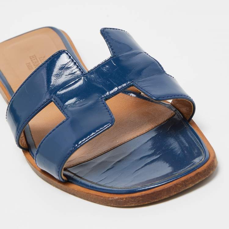Pre Owned Hermes Blue Patent Leather Oran Flat Slides Size 37