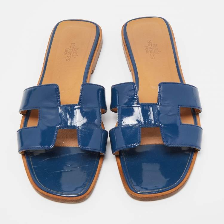 Pre Owned Hermes Blue Patent Leather Oran Flat Slides Size 37