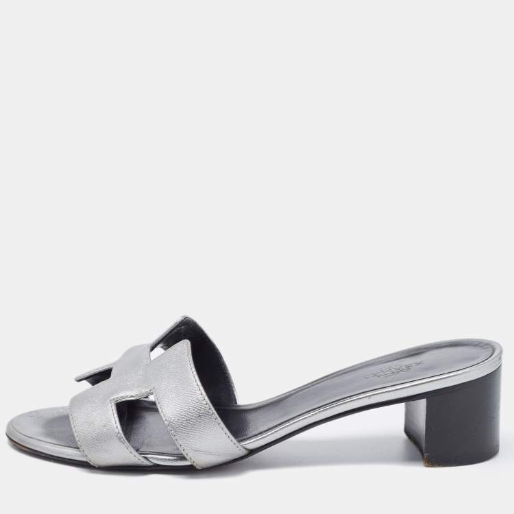 Pre Owned Hermes Sliver Leather Oasis Block Heel Slide Sandals Size 37