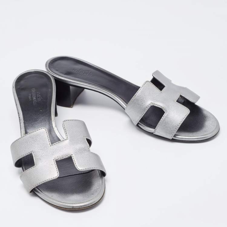 Pre Owned Hermes Sliver Leather Oasis Block Heel Slide Sandals Size 37