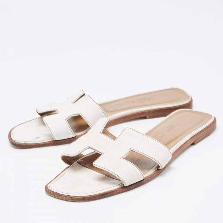 Pre Owned Hermes White Leather Oran Slip On Sandals Size 37.5