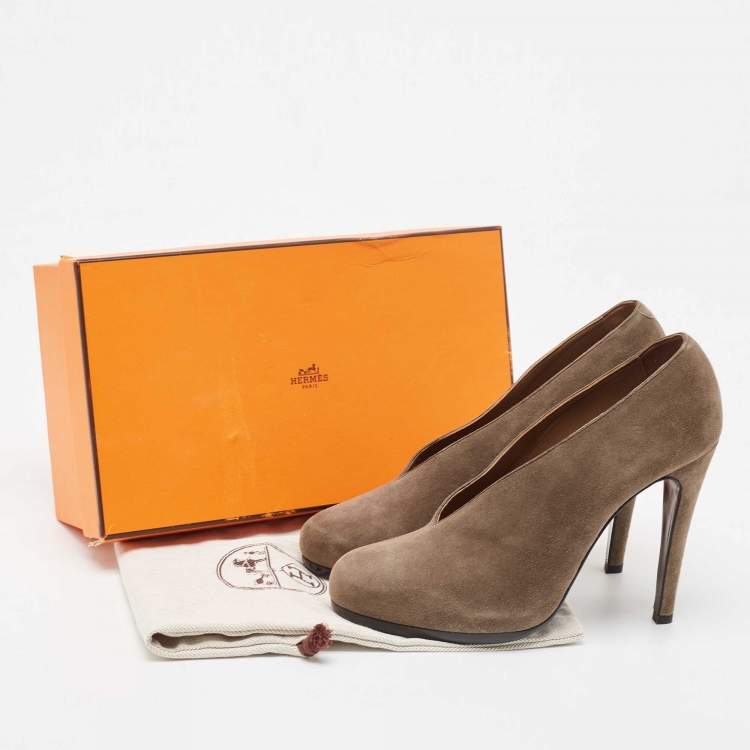 Pre Owned Hermes Brown Suede V Neck Round Toe Pumps Size 39