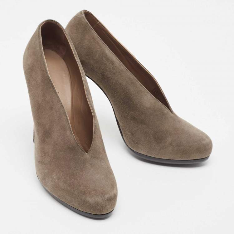 Pre Owned Hermes Brown Suede V Neck Round Toe Pumps Size 39