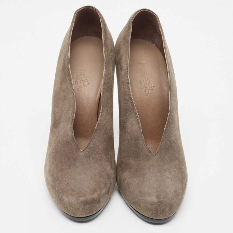 Pre Owned Hermes Brown Suede V Neck Round Toe Pumps Size 39