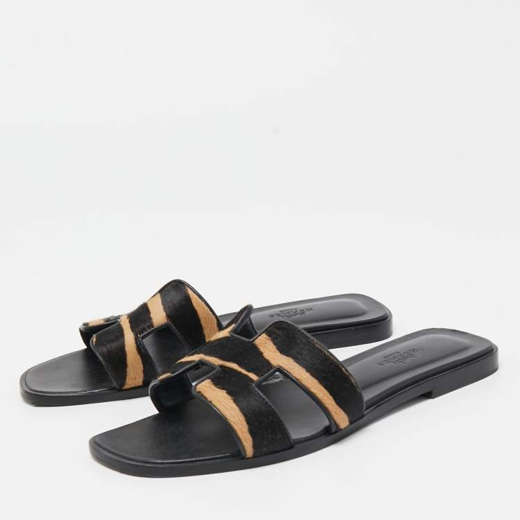 Pre Owned Hermes Two Tone Calf Hair Oran Flat Slides Size 37