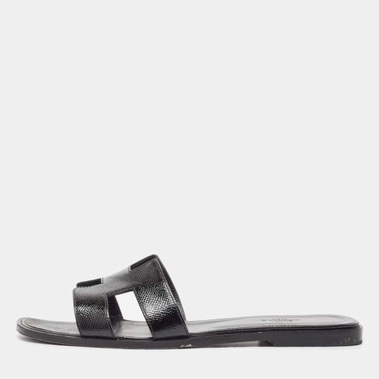 Pre Owned Hermes Black Patent Leather Oran Flat Slides Size 40.5