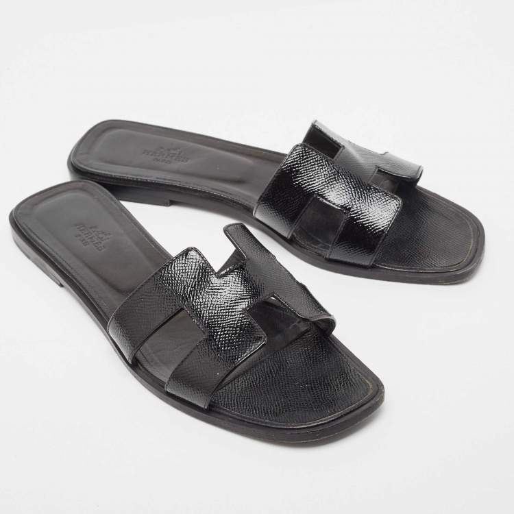 Pre Owned Hermes Black Patent Leather Oran Flat Slides Size 40.5