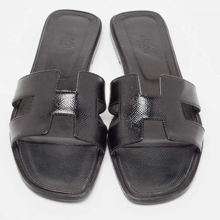 Pre Owned Hermes Black Patent Leather Oran Flat Slides Size 40.5