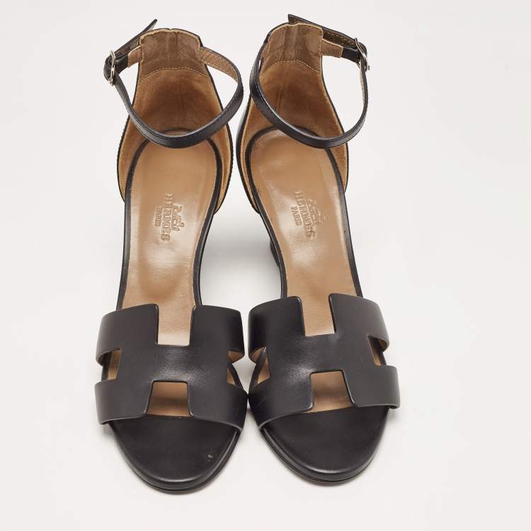 مملوكة مسبقًا Hermes Black Leather Legend Wedge Ankle Strap Sandals Size 37