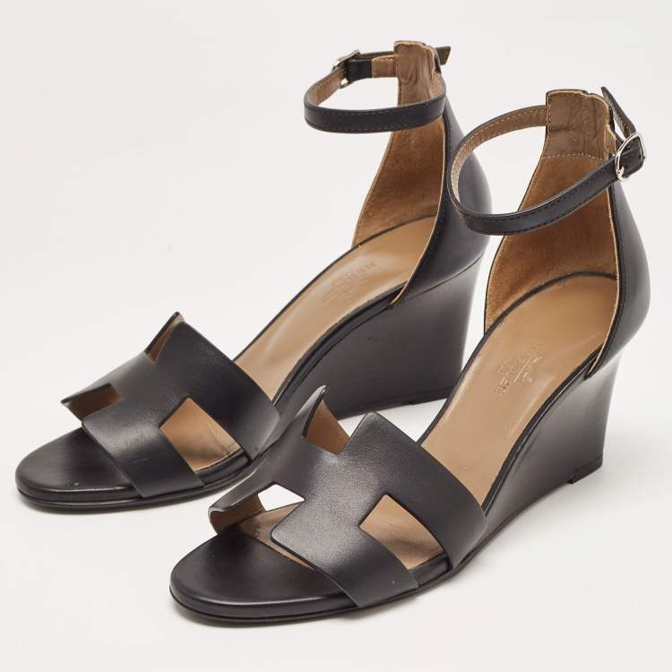 مملوكة مسبقًا Hermes Black Leather Legend Wedge Ankle Strap Sandals Size 37
