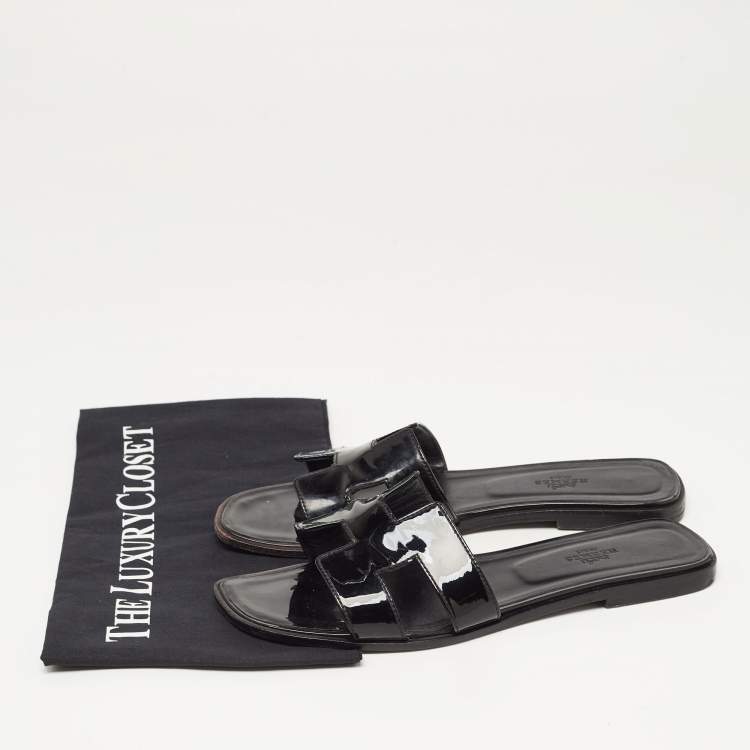 Pre Owned Hermes Black Patent Oran Slide Flats Size 40
