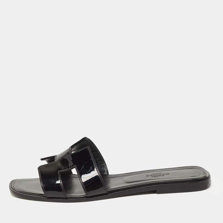 Pre Owned Hermes Black Patent Oran Slide Flats Size 40
