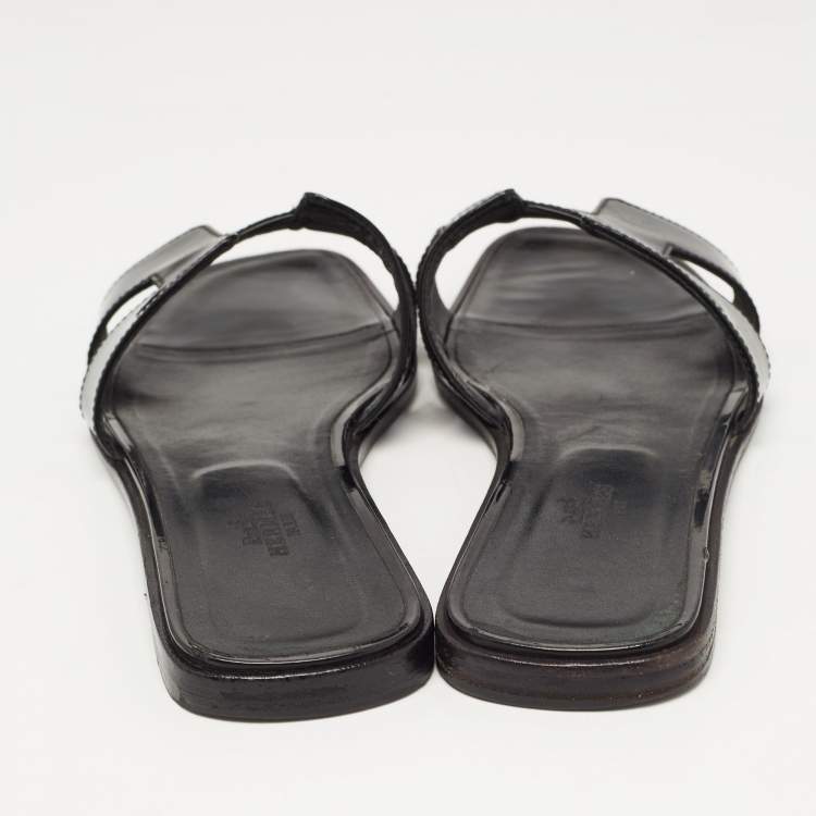 Pre Owned Hermes Black Patent Oran Slide Flats Size 40
