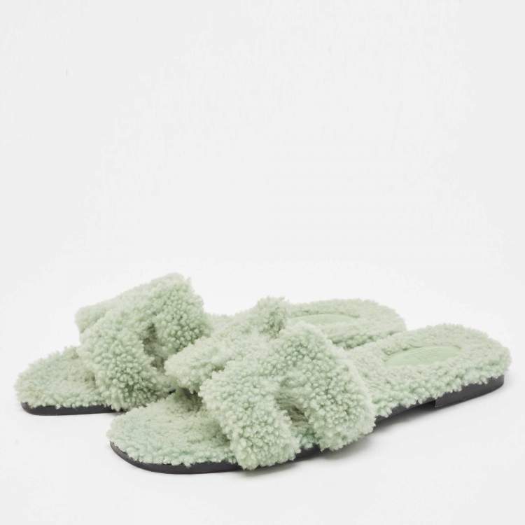 Pre Owned Hermes Green Fur Oran Flat Slides Size 39
