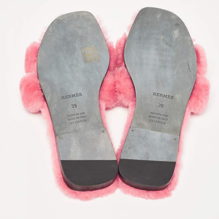 Pre Owned Hermes Pink Fur Oran Flat Slides Size 39