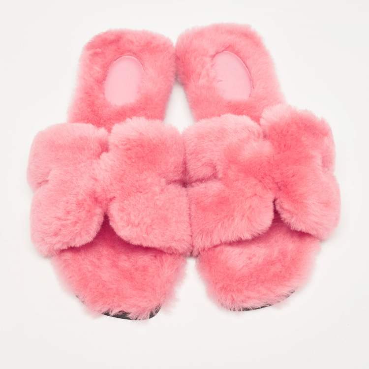 Pre Owned Hermes Pink Fur Oran Flat Slides Size 39