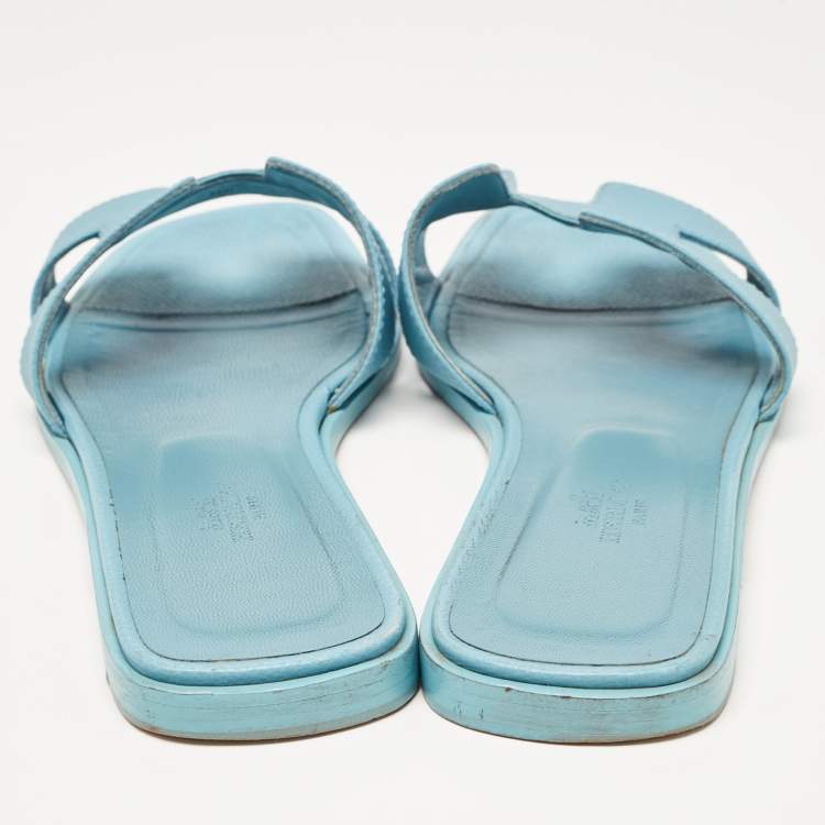Pre Owned Hermes Blue Textured Leather Oran Flat Slides Size 39.5