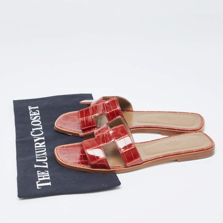 Pre Owned Hermes Brown Patent Crocodile Oran Flat Slides Size 40