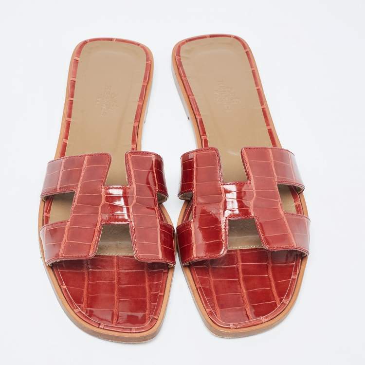 Pre Owned Hermes Brown Patent Crocodile Oran Flat Slides Size 40