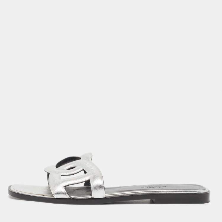 Pre Owned Hermes Silver Leather Omaha Flat Slides Size 38