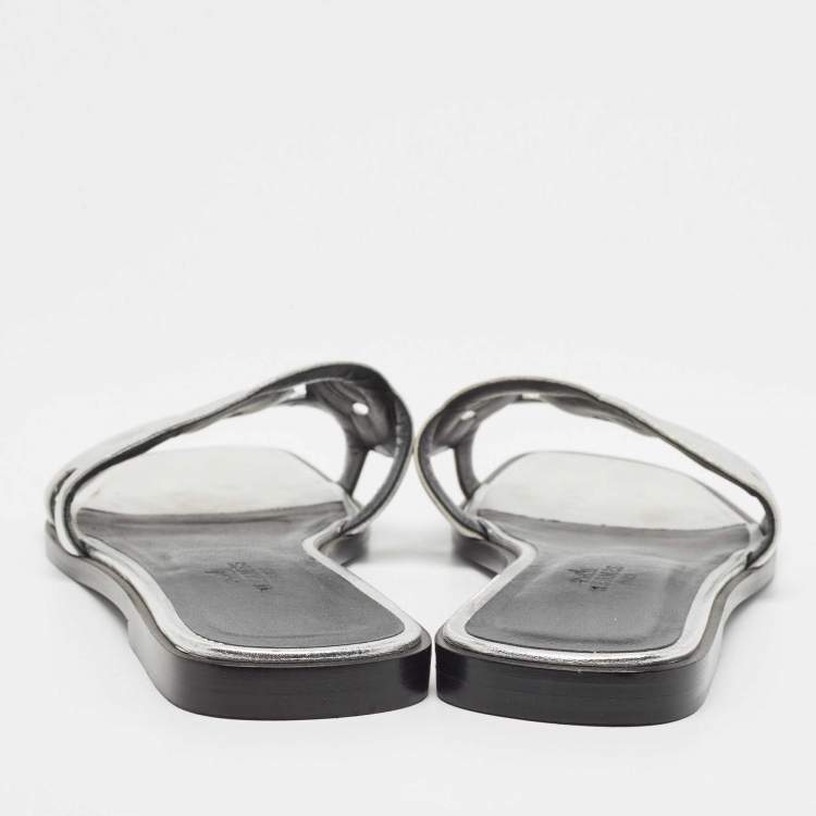 Pre Owned Hermes Silver Leather Omaha Flat Slides Size 38