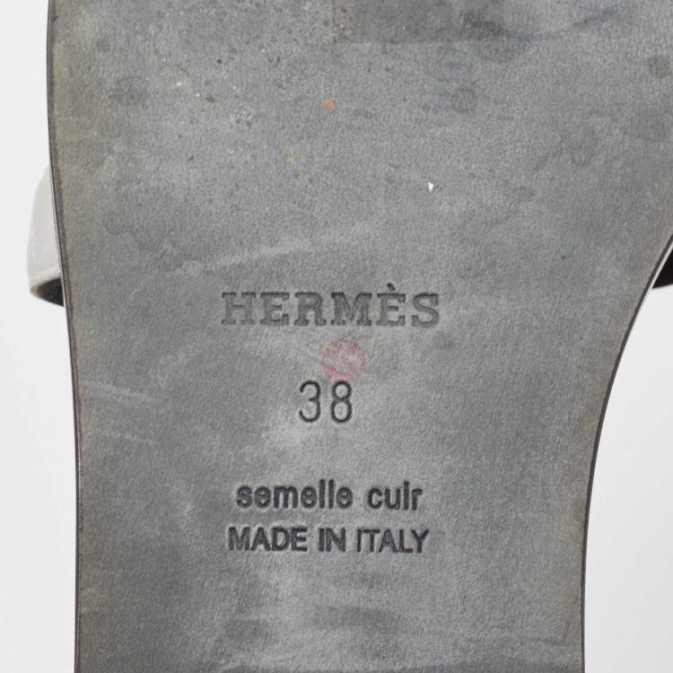Pre Owned Hermes Silver Leather Omaha Flat Slides Size 38