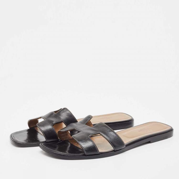 Pre Owned Hermes Black Leather Oran Flat Slides Size 40.5