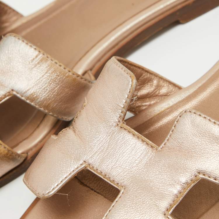 Pre Owned Hermes Metallic Gold Leather Oran Flat Slides Size 39