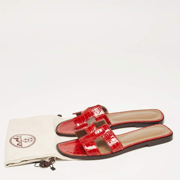 Pre Owned Hermes Red  Croc Embossed Oran Flat Size Size 39  
