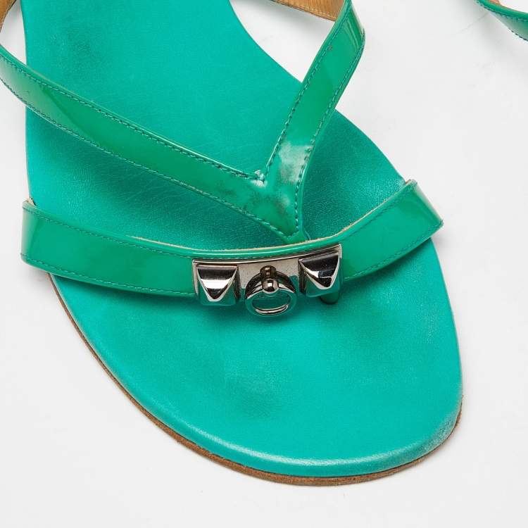 Pre Owned Hermes Green Patent Corfu Thong Flats Size 40