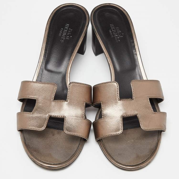 مملوكة مسبقًا Hermes Metallic Leather Oasis Slide Sandals Size 38